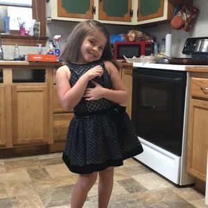 🌺Little girls Beautiful Dress! Bundle 3 for 15!🌺